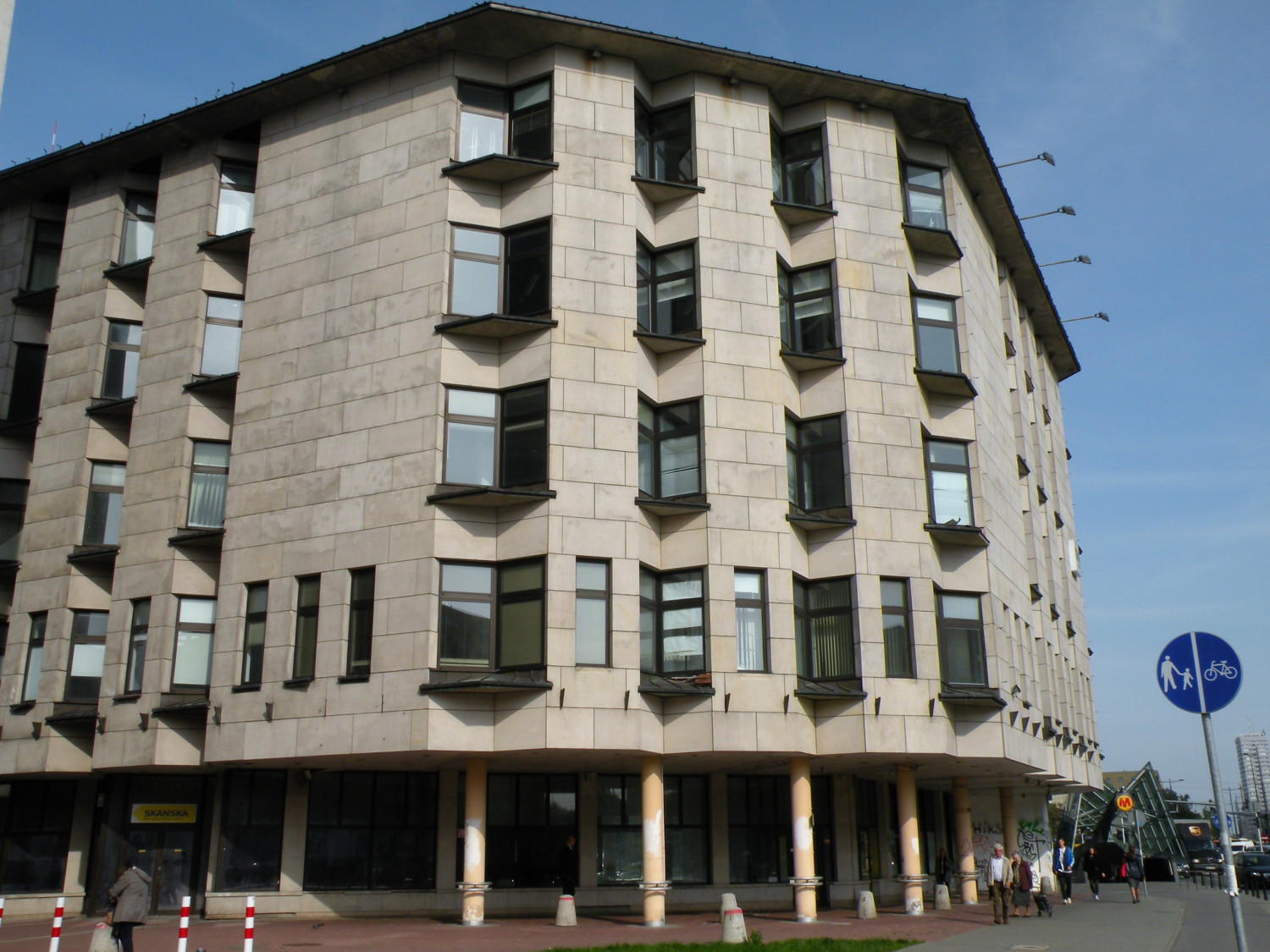 Zdjęcie architektury budynku Siedziba Dyrekcji Eksploatacji Cystern CPN